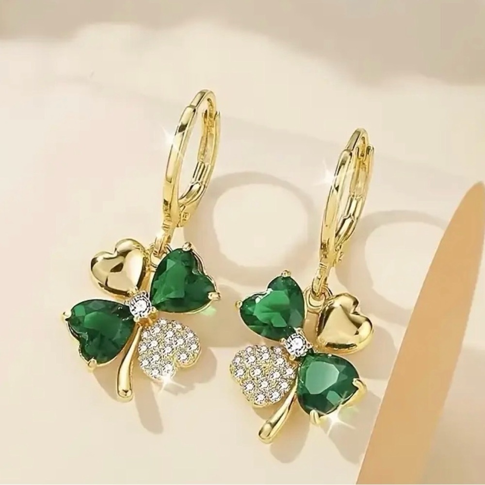 Elegant Gold Green Clover Earrings - Picture 2 of 5